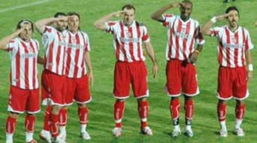 UEFA'ya Beşiktaş değil biz gitmeliyiz