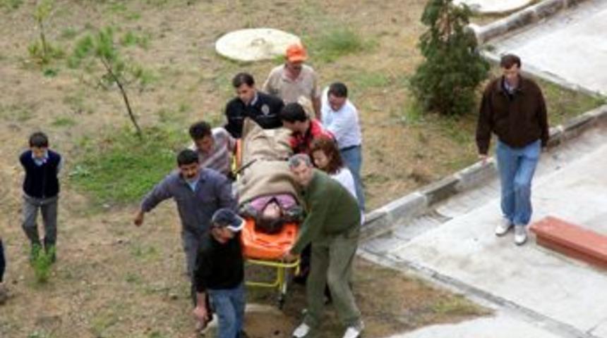 3 &ccedil;ocuk annesi &ouml;ğretmen intihara kalkıştı