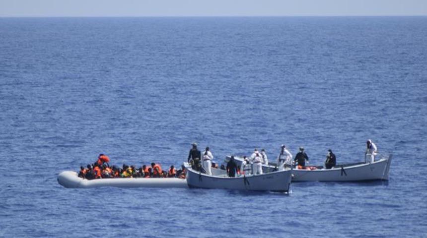 Tunus açıklarında göçmen teknesi alabora oldu! 5 ölü, 7 kayıp