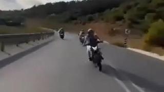 İstanbul'daki feci kaza kask kamerasıyla kaydedildi! Motosikletteki 2 genç hayatını kaybetti 