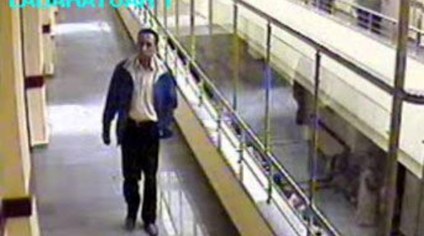 Hastanede hırsızlık saniye saniye kameraya yansıdı