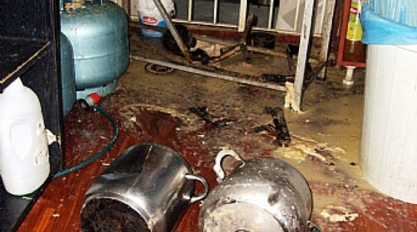 D&uuml;d&uuml;kl&uuml; tencere bomba gibi patladı 