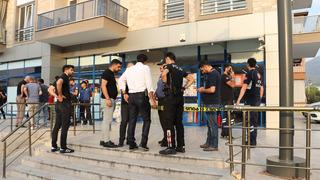 Zincir markette kan donduran olay!  Eşini silahla vuran koca intihar etti