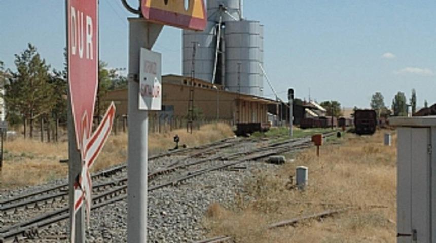 Hemzemin ge&ccedil;itte kaza: 5 &ouml;l&uuml;, 2 yaralı