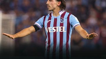 Süper Lig'in açılış maçında Trabzonspor sahasında ağırladığı Antalyaspor'u 1-0 mağlup etti! Denswil 6 yıl sonra bir ilki başardı