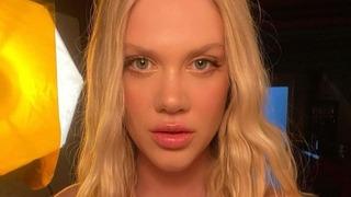 Türkiye'yi terk etmişti! İzmir'e tatile gelen Serel Yereli iddialı pozlarıyla dikkat çekti