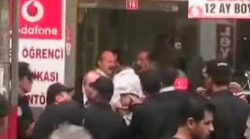 Trabzon'da esnaf polis d&ouml;vd&uuml;