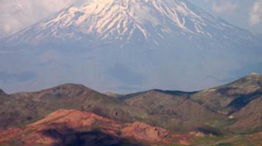 Coğrafya kitabında skandal..Ağrı Dağı'na "Ararat" adı