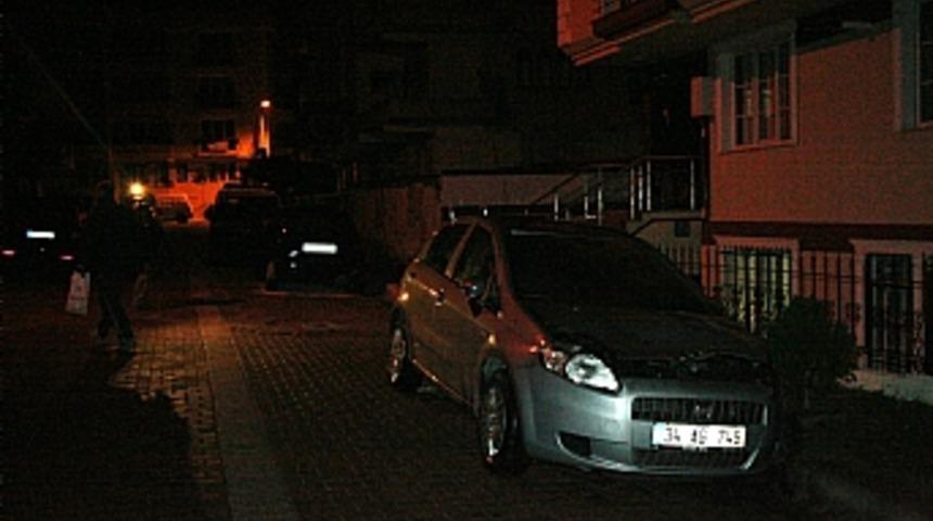 Avcılar ve K&uuml;&ccedil;&uuml;k&ccedil;ekmece'de 3 ara&ccedil; kundaklandı