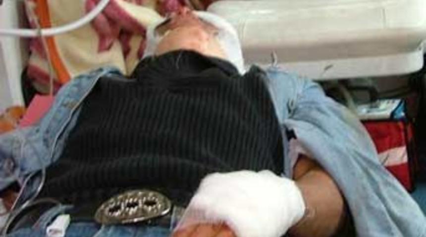 İzmir'de turist otob&uuml;s&uuml; devrildi