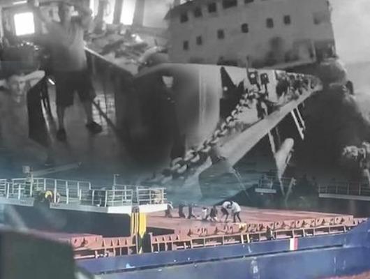 Rus askerlerinin ‘Şükrü Okan’ gemisine düzenlediği baskın kamerada