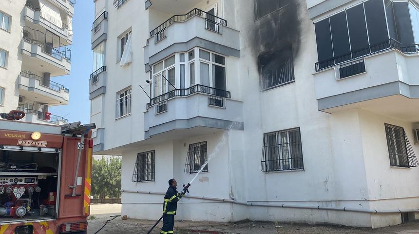 Adana'da apartman dairesinde çıkan yangın söndürüldü