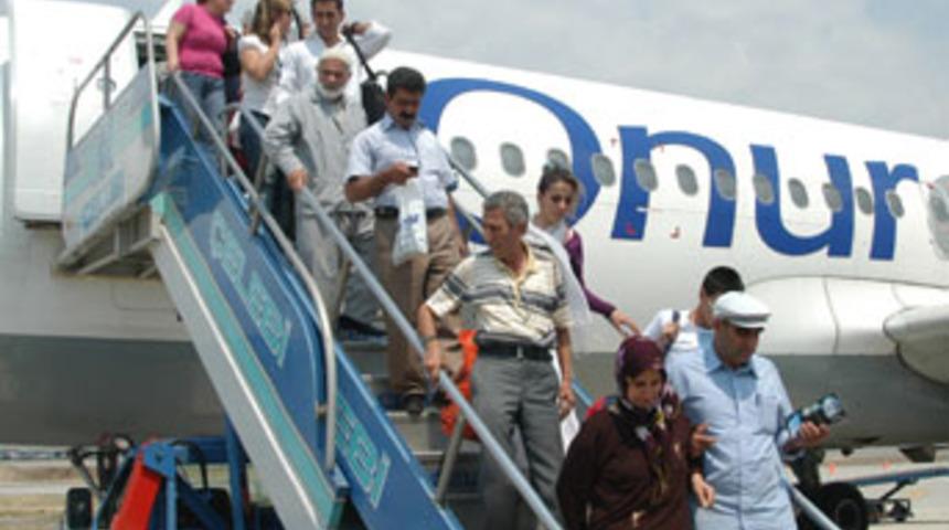 U&ccedil;ağa ge&ccedil; kalınca bomba ihbarı yaptı