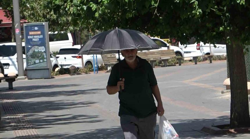 Batman’da sıcak hava dalgası nedeniyle cadde ve sokaklar boş kaldı