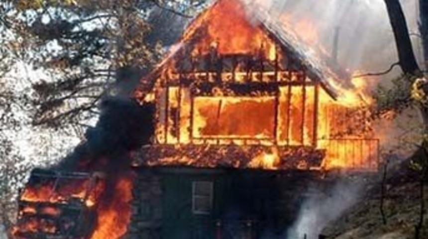 Kaliforniya'da &ouml;l&uuml; sayısı 5'e &ccedil;ıktı