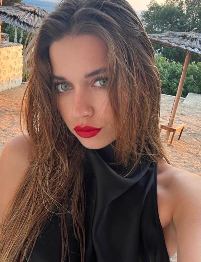 Afra Saraçoğlu 4