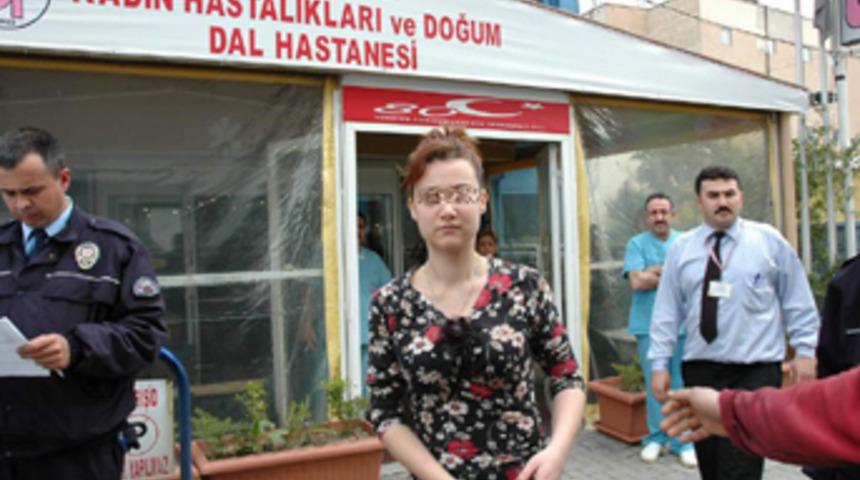 İzmir'de k&uuml;rtaj cinayeti: 2 &ouml;l&uuml;