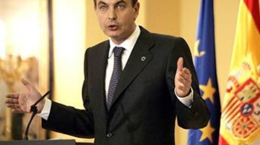 İspanya'da Zapatero zaferi