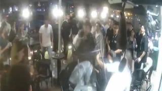 Fatih'te kafe baskını! Ortalık savaş alanına döndü