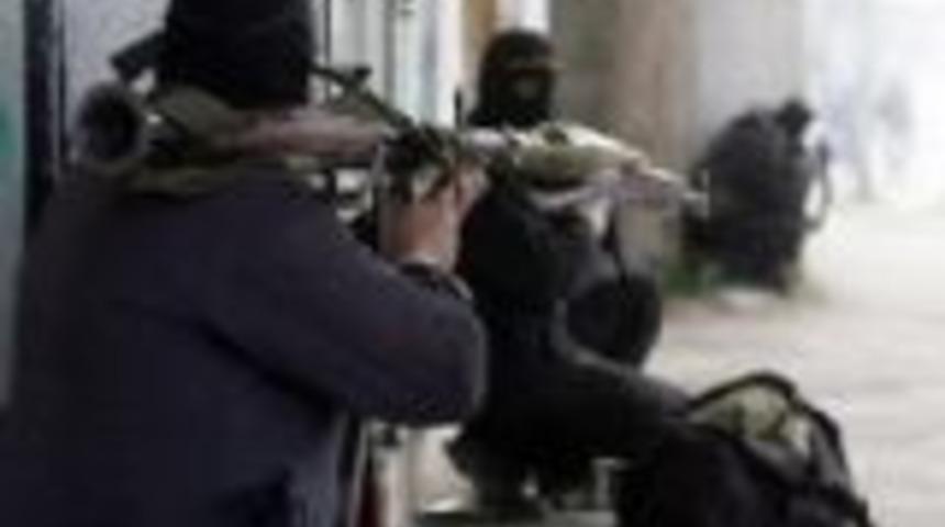 Sri lanka'da &ccedil;atışma: 57 &ouml;l&uuml;