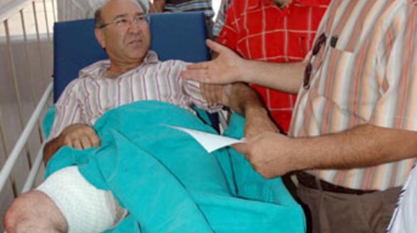 Sınıfta kalan &ouml;ğrenci &ouml;ğretmenini bı&ccedil;akladı