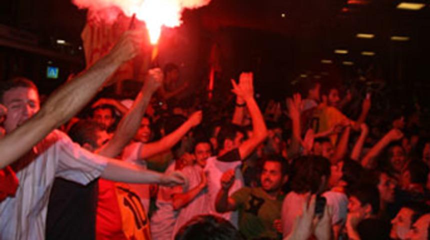 Taraftardan Lincoln'e olaylı karşılama <font color="red">Galeri</font>