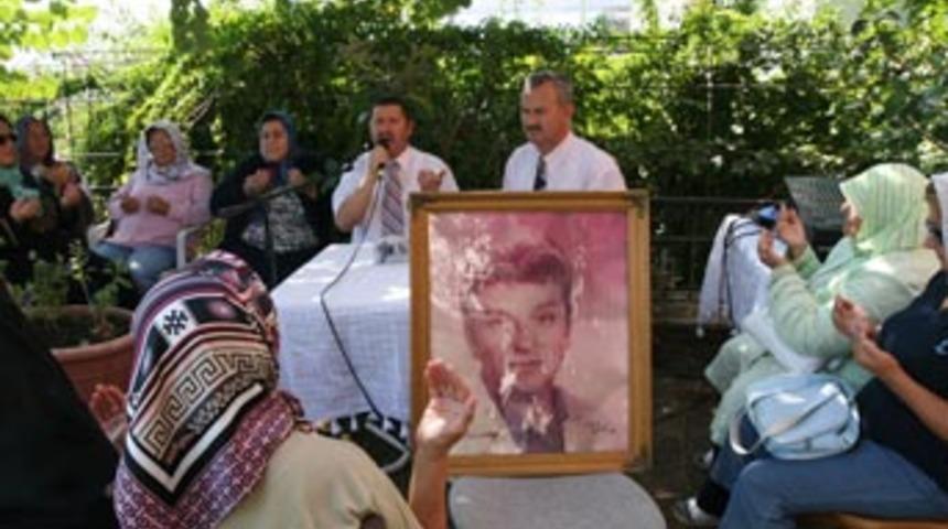 Zeki M&uuml;ren &ouml;l&uuml;m&uuml;n&uuml;n 11. yıld&ouml;n&uuml;m&uuml;nde anıldı