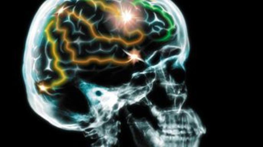 Uyanık beyin t&uuml;m&ouml;r&uuml; cerrahisi