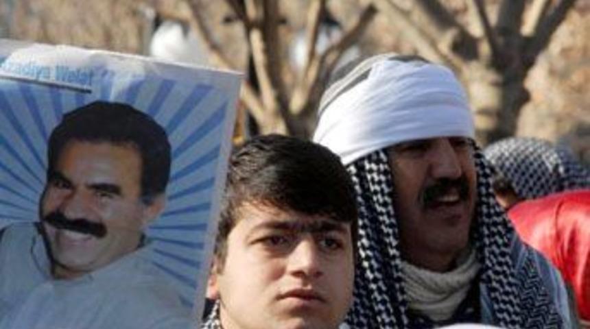 Cizre'de "&Ouml;calan" sloganlarıyla bekleyiş