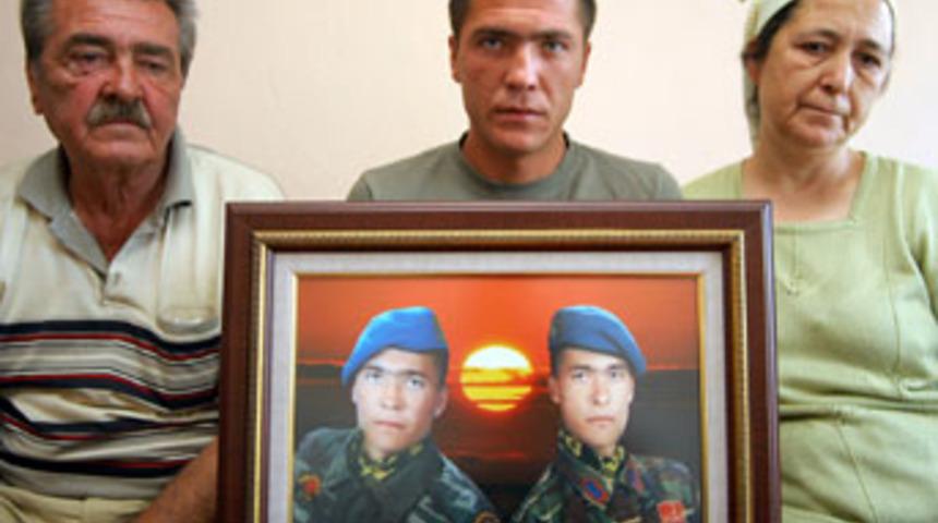 Şehit askerin ikizine 11 ay erken terhis