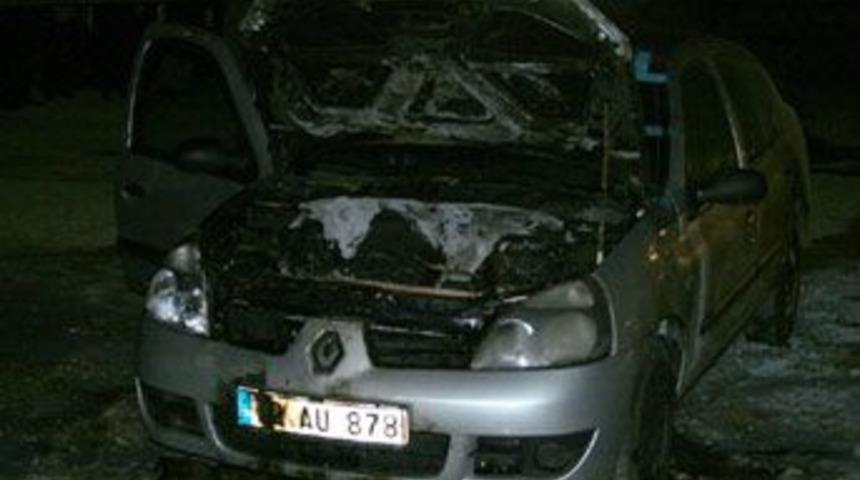 Batman'da 2 ara&ccedil; kundaklandı