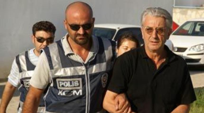 Arkeoloğun evinde 650 par&ccedil;a tarihi eser bulundu