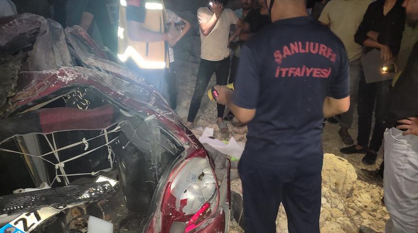 Şanlıurfa'da şarampole devrilen otomobilin sürücüsü öldü
