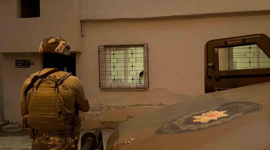 Mersin’de uyuşturucu satıcılarına şafak operasyonu: 35 gözaltı kararı