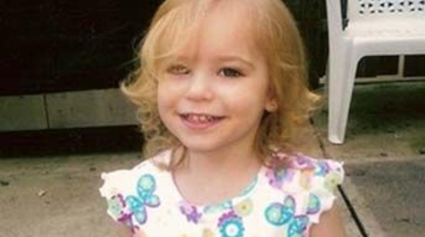 2 yaşındaki bebeği işkence ile &ouml;ld&uuml;rd&uuml;ler