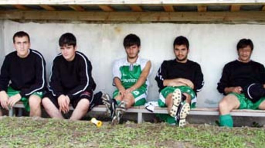 Oyuna alınmadı intihara kalkıştı!