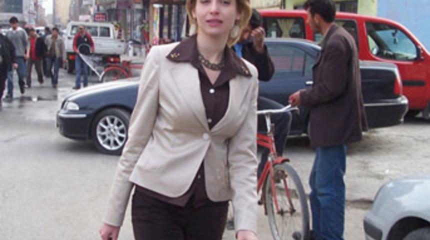 Modern &ouml;ğretmen geri d&ouml;nd&uuml;