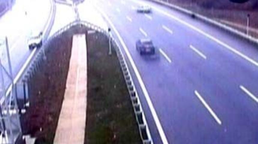 T&uuml;nel &ccedil;ıkışındaki kaza kameralara yansıdı