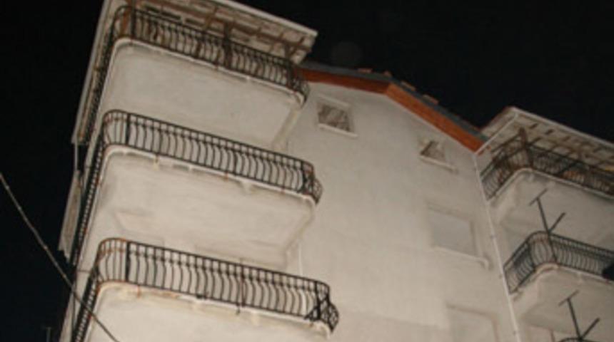 Boya yaparken maganda kurşunu ile &ouml;ld&uuml;