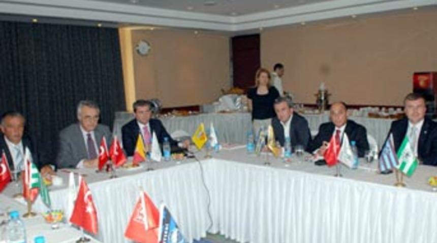Kul&uuml;pler Birliği tam serbestlik istiyor