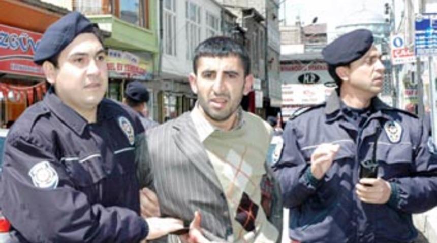 Kapka&ccedil; zanlısına meydan dayağı