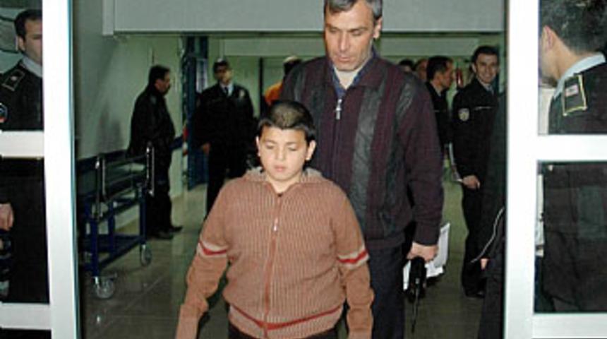 &Ouml;zlediği annesi i&ccedil;in yurttan ka&ccedil;tı