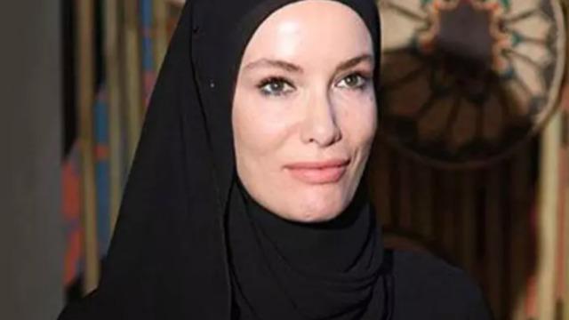 Oyunculuğu bırakıp maneviyata yönelmişti! Gamze Özçelik'in o karesi yürekleri titretti