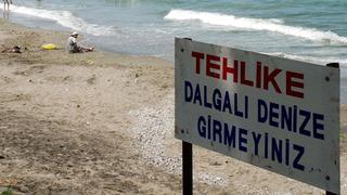 O ilde 3 gün boyunca dalgalı denize girmeyin uyarısı