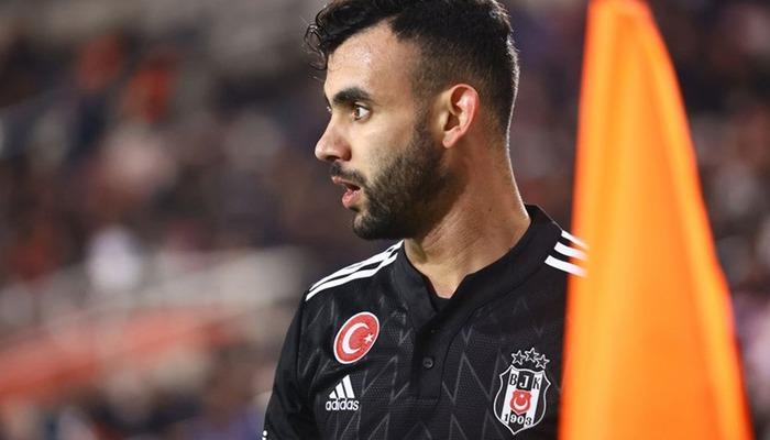 Beşiktaşlı yıldız Rachid Ghezzal’ın oğlu ve kayınvalidesi trafik kazası geçirdi! Cezayirli futbolcu apar topar Fransa’ya gitti…Beşiktaş