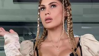 Nihal Candan başörtüsü takıp poz verdi, sosyal medya yıkıldı! Yorum yağdı