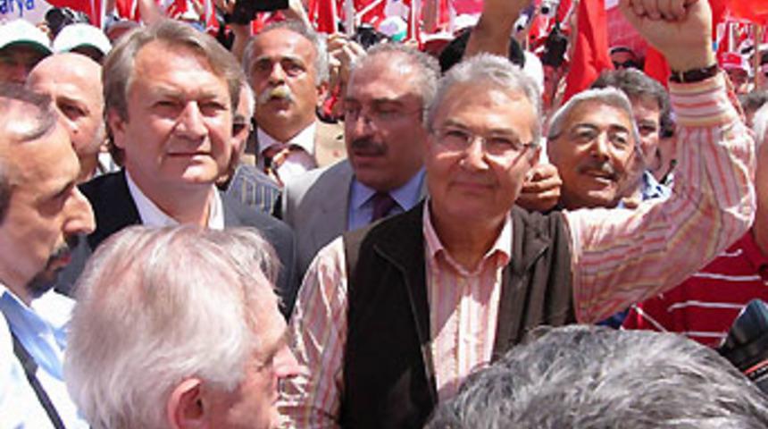 Baykal ve Sezer'den tezat a&ccedil;ıklamalar