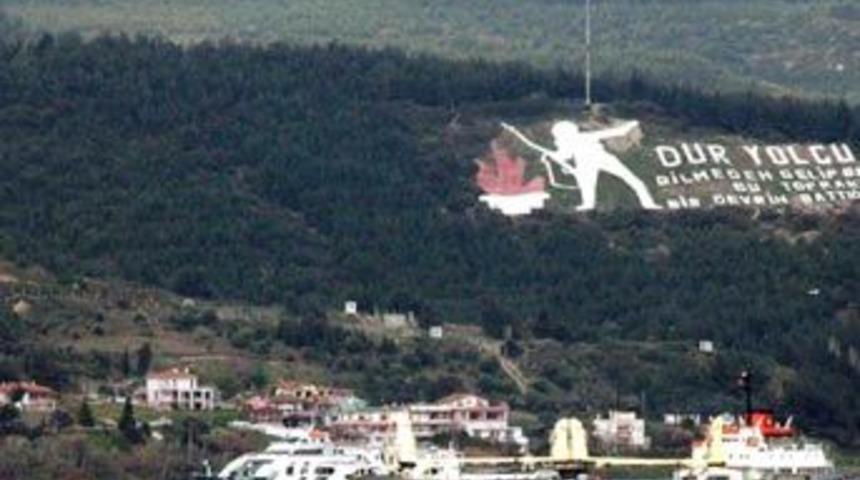 &Ccedil;anakkale Boğazı'nda askeri gemi hareketliliği s&uuml;r&uuml;yor