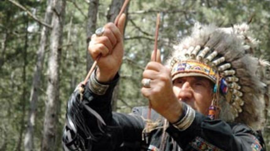 Bolulu kızılderili'den zincirli eylem