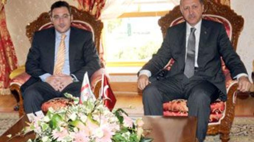 "Boşver hayat kısa, değmez ağlamaya..."